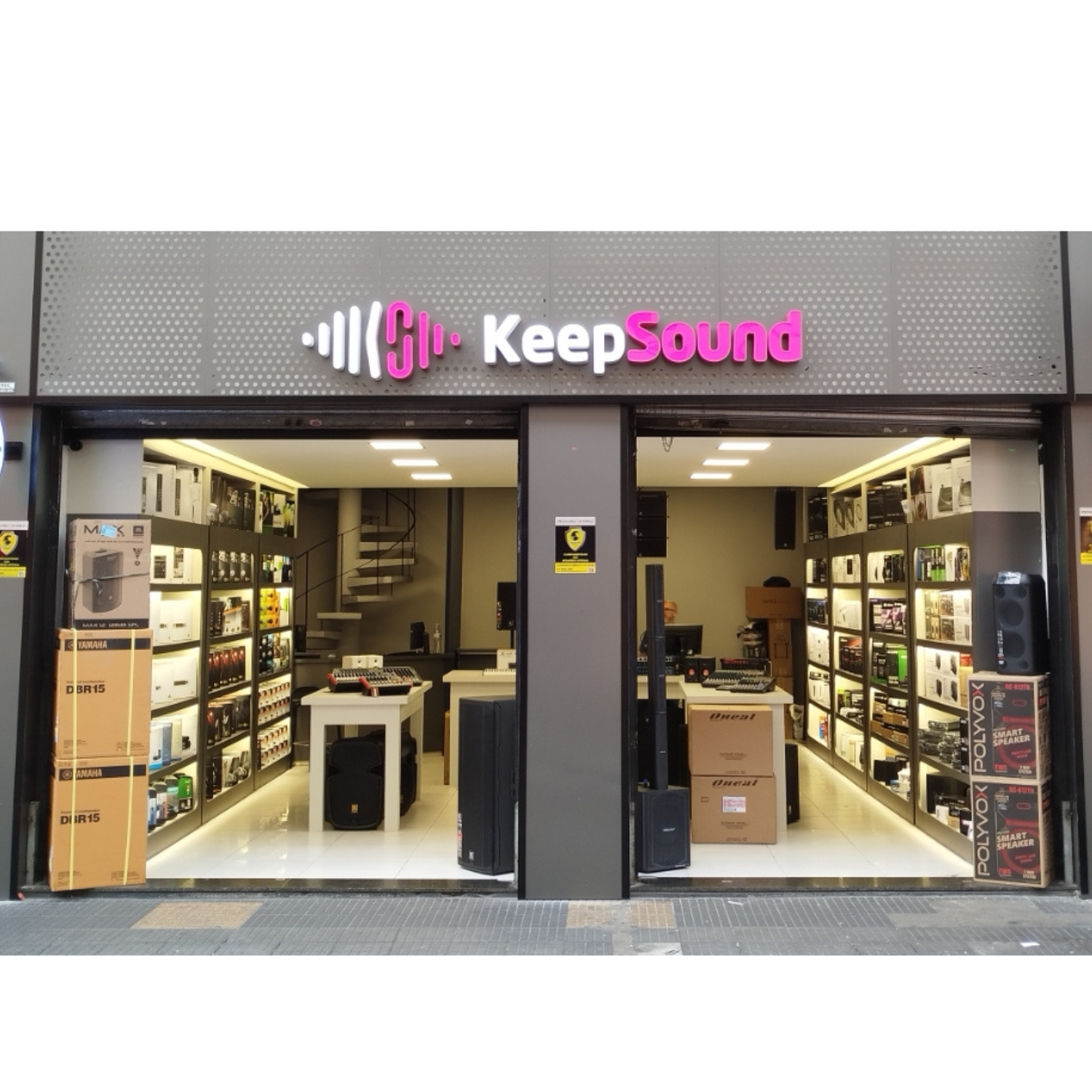 Fachada da loja KeepSound na Rua Santa Ifigênia